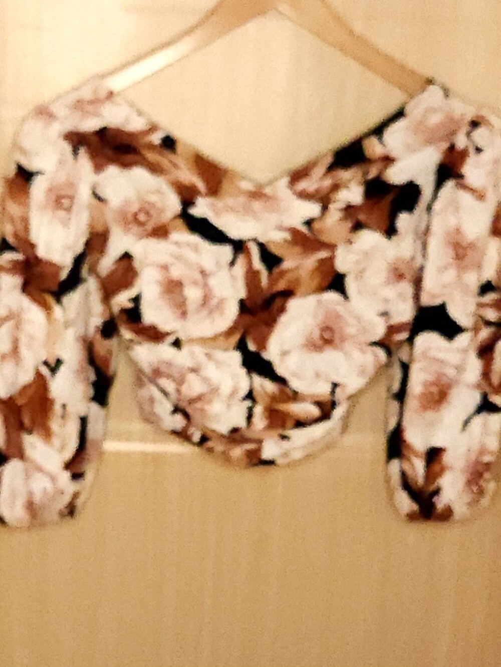 Express women's linen blend cream floral cropped pleating detail top XS